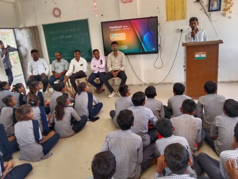 Banaskantha: Drawing competition and elocution competition were organized along with cleaning program in secondary and higher secondary schools of the district.