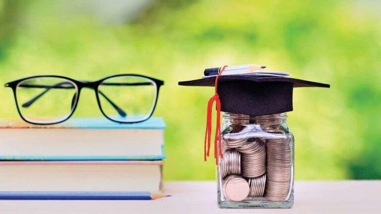 What to check before taking an education loan, know all the important things