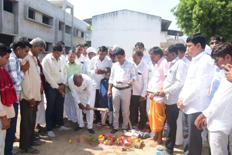 Diyodar: Shastra pojan and honor program was held at Deodar Thakor Samaj Chhatralaya.