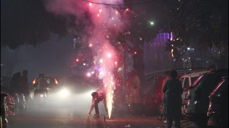 Police announcement on Diwali festival: Ahmedabadites got only two hours time to burst firecrackers, ban at this place