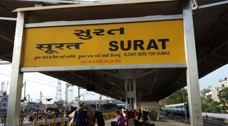 One dead, 5 passengers rendered unconscious in stampede at Surat railway station