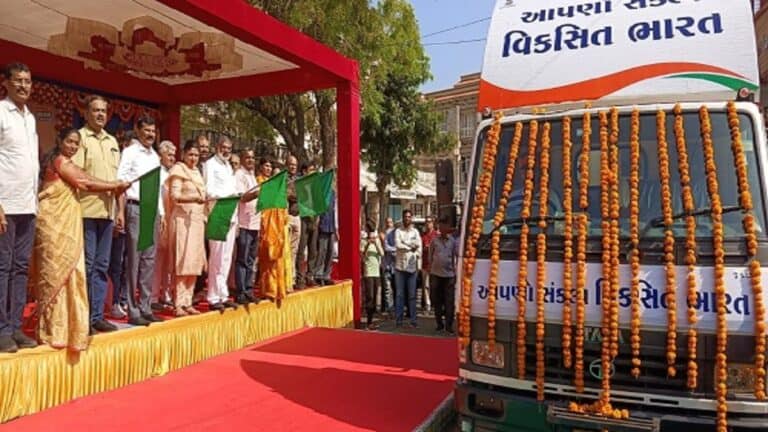 The Bharat Sankalp Yatra program developed in Jamnagar was held under the chairmanship of Cabinet Minister Shri Mulabhai Bera