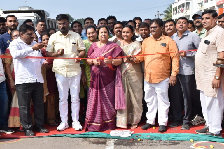 Union Minister of State for Railways Darshanaben Jardosh inaugurated the second phase of Keem Railway Overbridge.