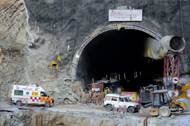 A 6-member expert committee, investigating the Silkyara tunnel accident, handed over the report to the central government