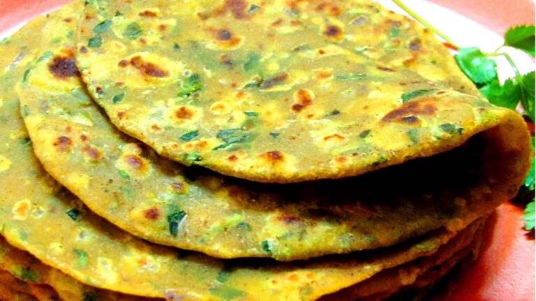 Prepare and feed delicious fenugreek parathas to your family in winter season.