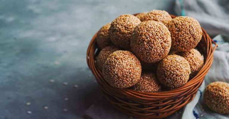 Sesame-jaggery laddu prepared in winter season is also beneficial for health