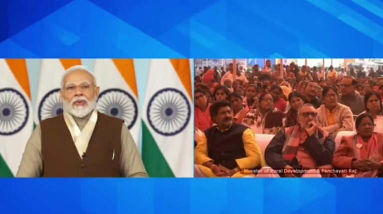 The Prime Minister interacted with the beneficiaries of the Devaran Bharat Sankalp Yatra