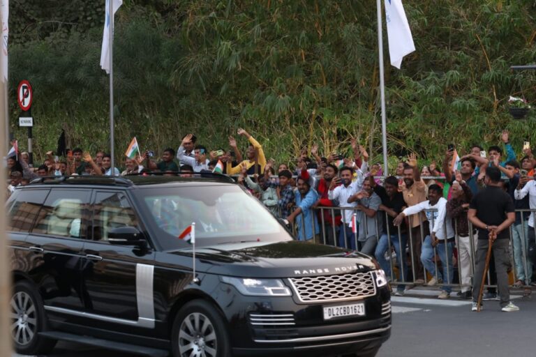 Grand Road Show of Prime Minister Narendra Modi and UAE President in Ahmedabad, Both Global Leaders Greeted by Thousands of People