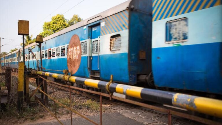 This train passing between Gandhigram-Sabarmati has been partially canceled for 1 month from today, know the reason