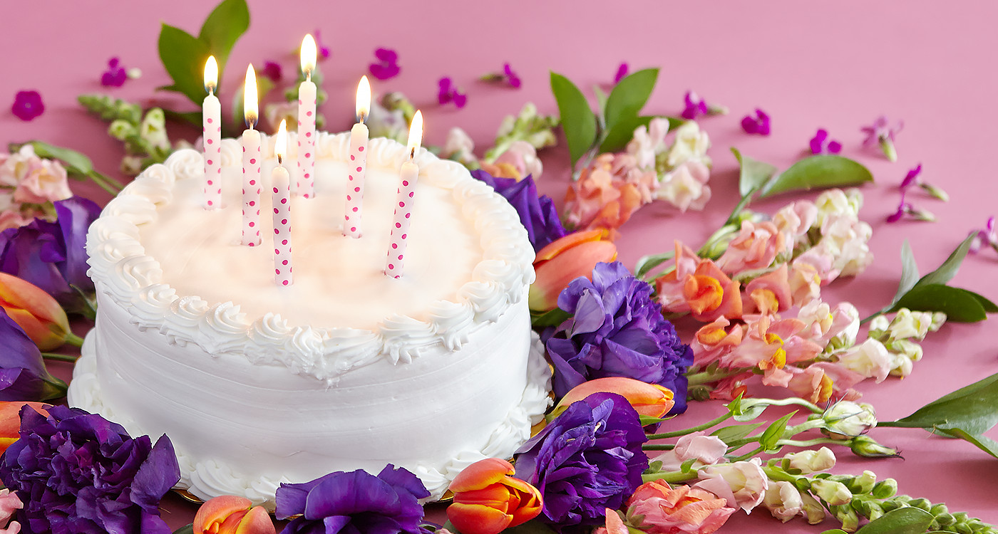 What is the history of birthday cake, know why cake is cut on birthday.