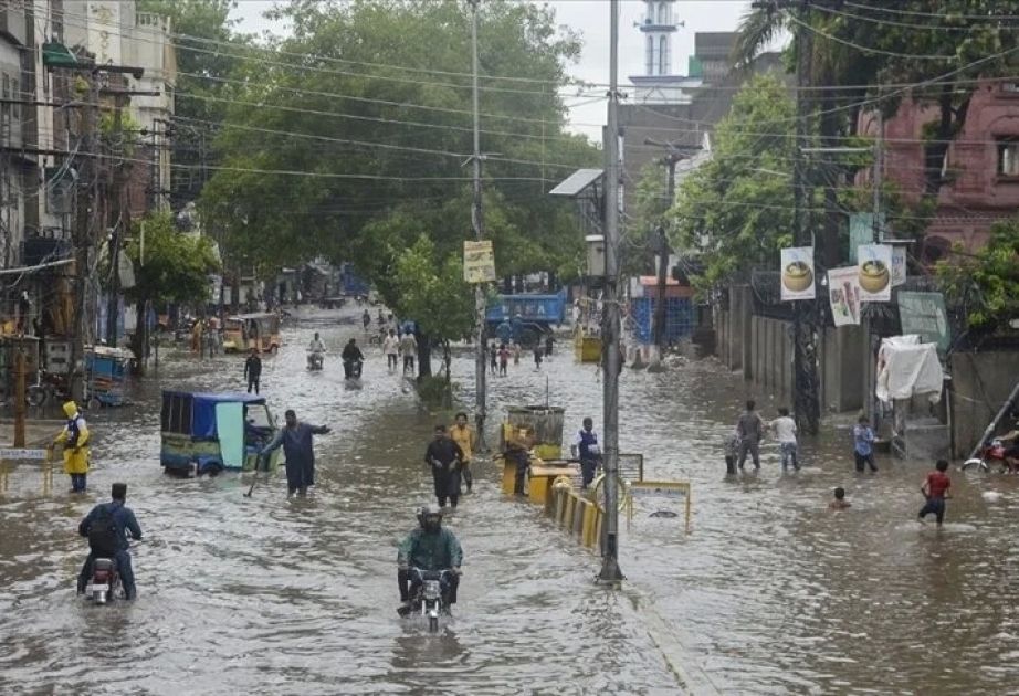 Pakistan Rain: પાકિસ્તાનમાં ભારે વરસાદના કારણે પૂરની સ્થિતિ સર્જાઈ, 8 બાળકો સહિત 10 લોકોના મોત