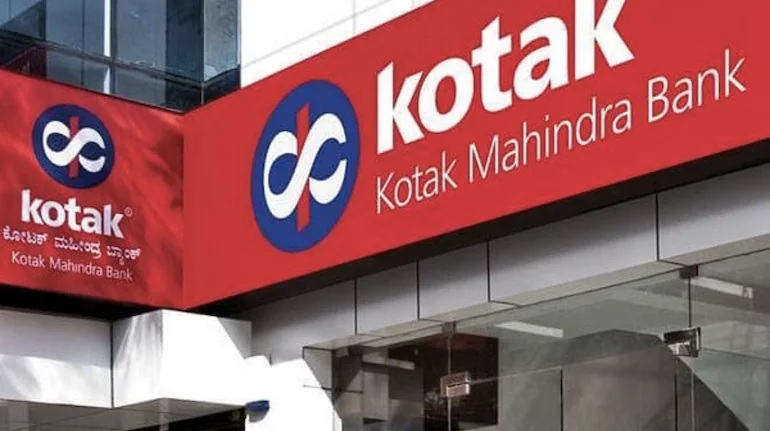 Kotak Mahindra Bank: RBIએ કોટક મહિન્દ્રા બેંક પર કરી મોટી કાર્યવાહી, આ વસ્તુ આપવા પર લગાવ્યો પ્રતિબંધ