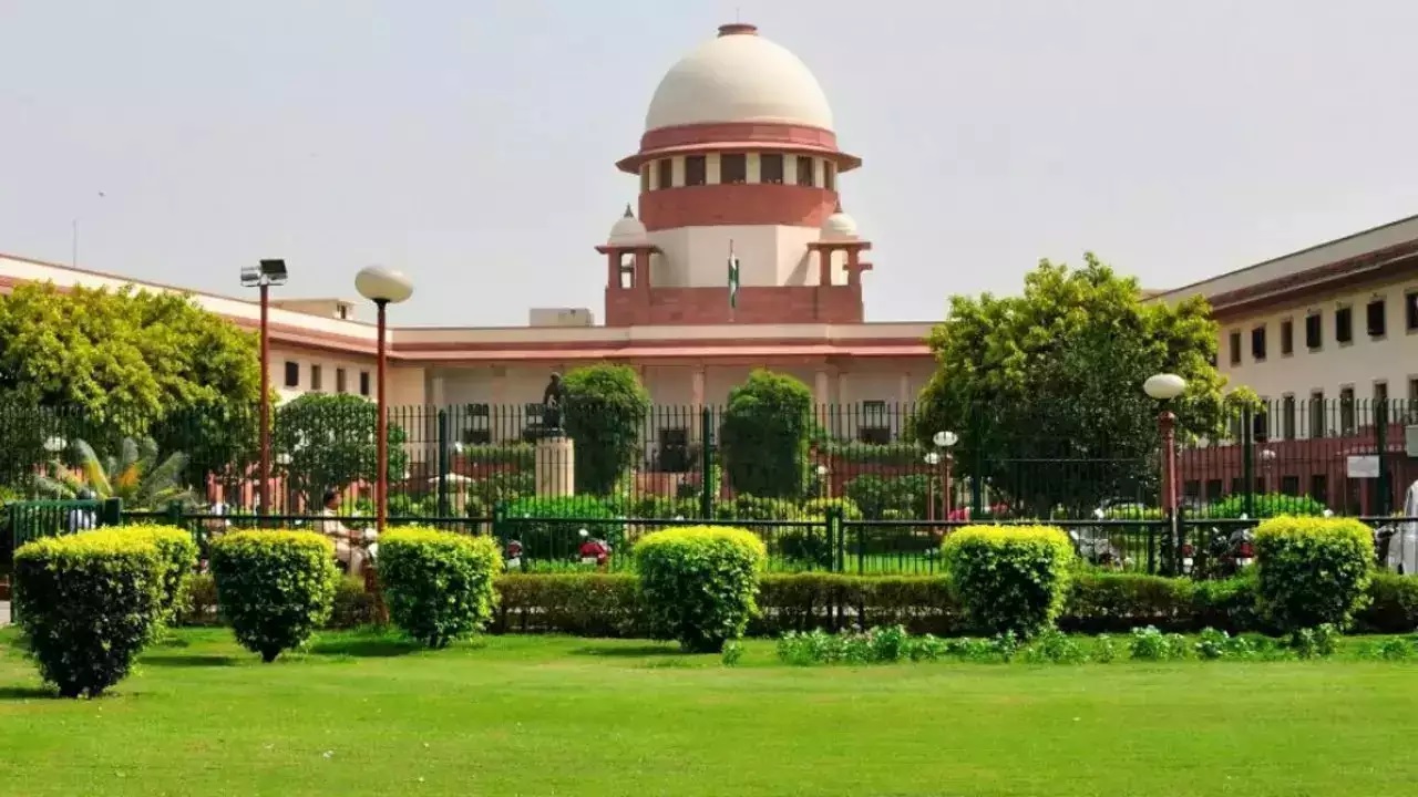 Supreme Court:કેન્દ્ર સરકાર પાસે દેશભરમાં પ્રાથમિક શિક્ષકોની ખાલી પડેલી જગ્યાઓનો સુપ્રીમ કોર્ટે ડેટા માંગ્યો, શું B.Ed ઉમેદવારોને મળશે અધિકાર 