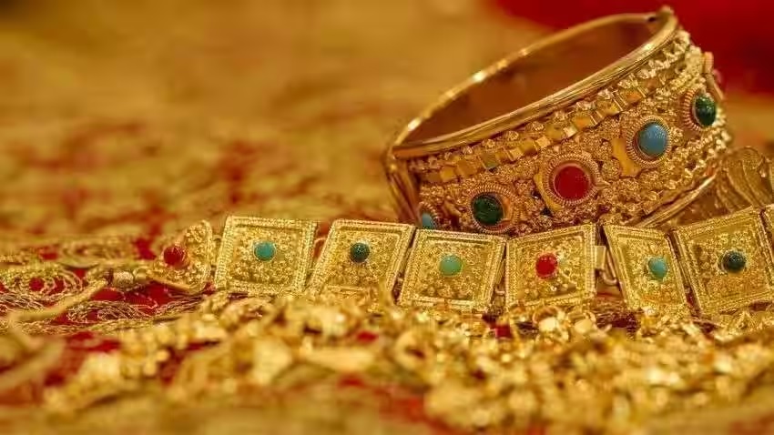 Gold Price : ભારતીયોને માનવા પડે હો! મોંઘવારી હોવા છતાં ખરીદ્યું આટલા કરોડોનું સોનુ, આયાતમાં પણ 25 ટકાનો વધારો થયો