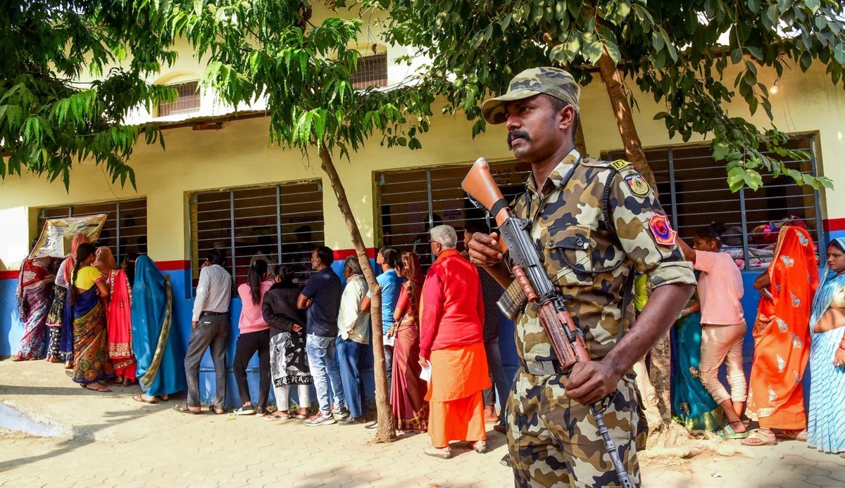 Lok Sabha Election 2024: શાંતિપૂર્ણ માહોલમાં મતદાન સમાપ્ત, કેટલાક મતદાન મથકો પર બબાલ થયો, આ 5 જગ્યાએ EVMમાં ખામી