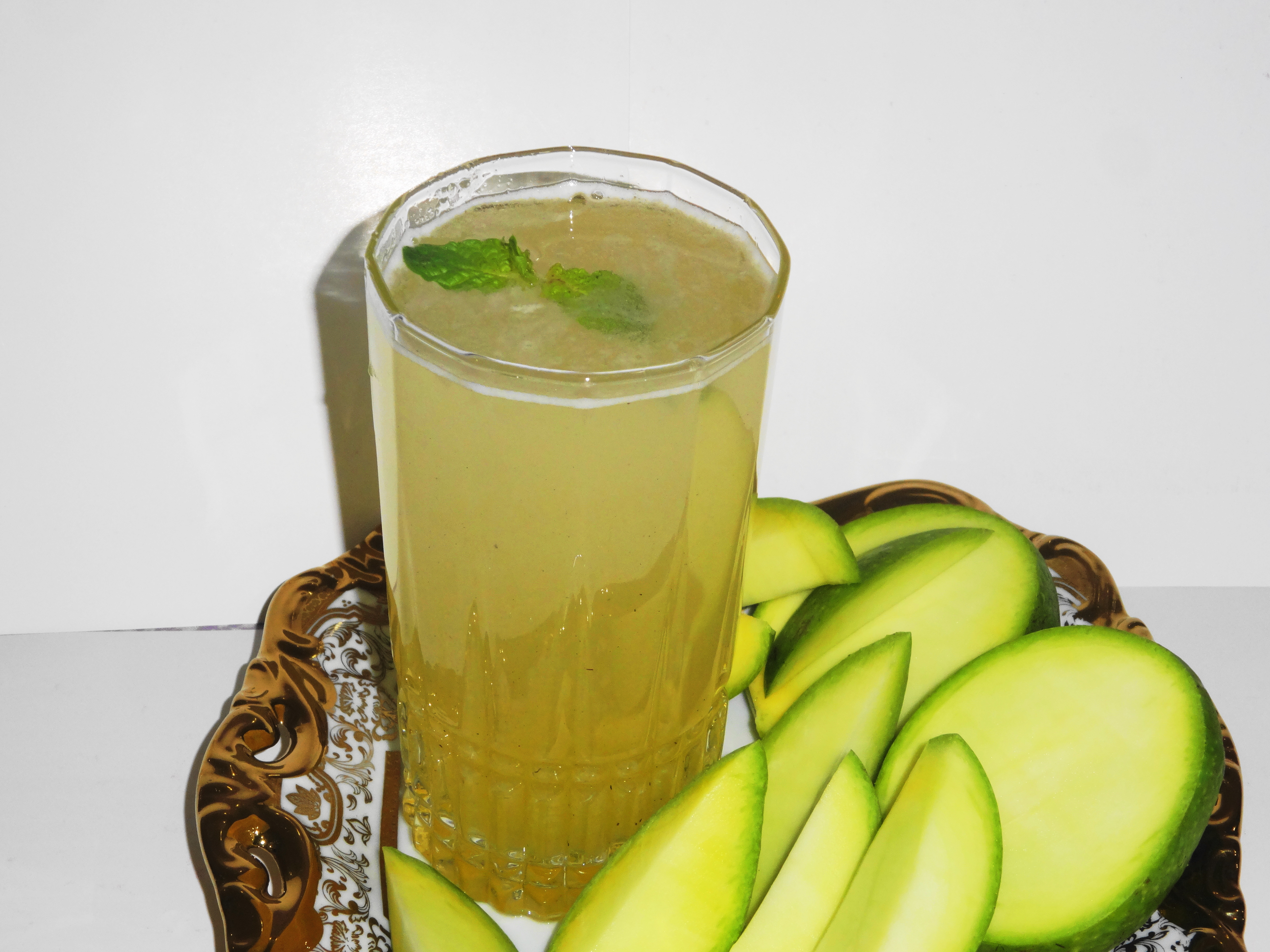 Aam Panna Recipe : ઉનાળામાં લૂ સામે બચવા અપનાવો આમ પન્નાનો રામબાણ ઈલાજ, નોંધી લ્યો કેવી રીતે બનાવવું, મળશે ગજબના ફાયદા પણ