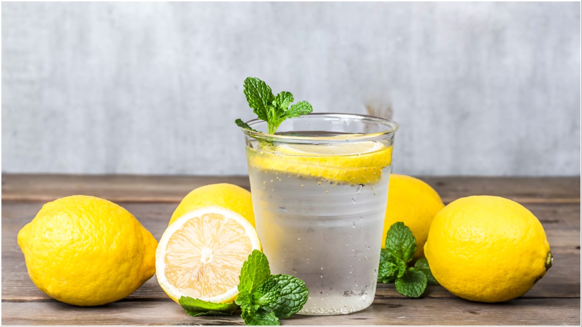 Side Effects of Lemon Water: ઉનાળામાં શક્તિ અને ટાઢક મેળવવા પીવો છો લીંબુ પાણી, તો આજે જાણી લો તેનાથી થતા ગંભીર નુકસાન!