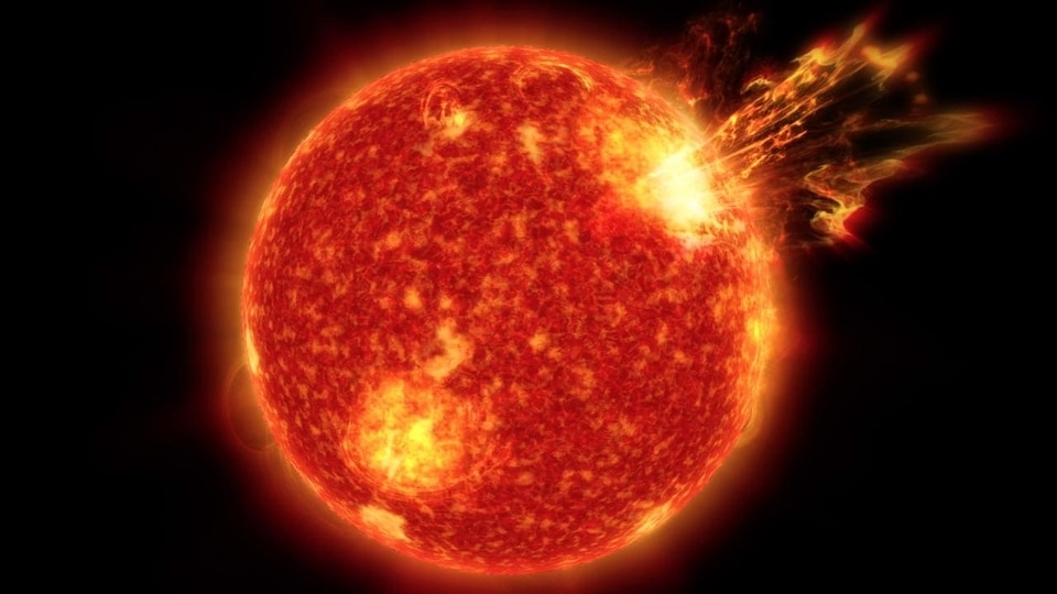 Solar Storm: સૂર્યમાંથી નીકળતું જોરદાર સૌર વાવાઝોડું મંગળ સાથે અથડાયું, વૈજ્ઞાનિકો પરેશાન, જાણો કારણ