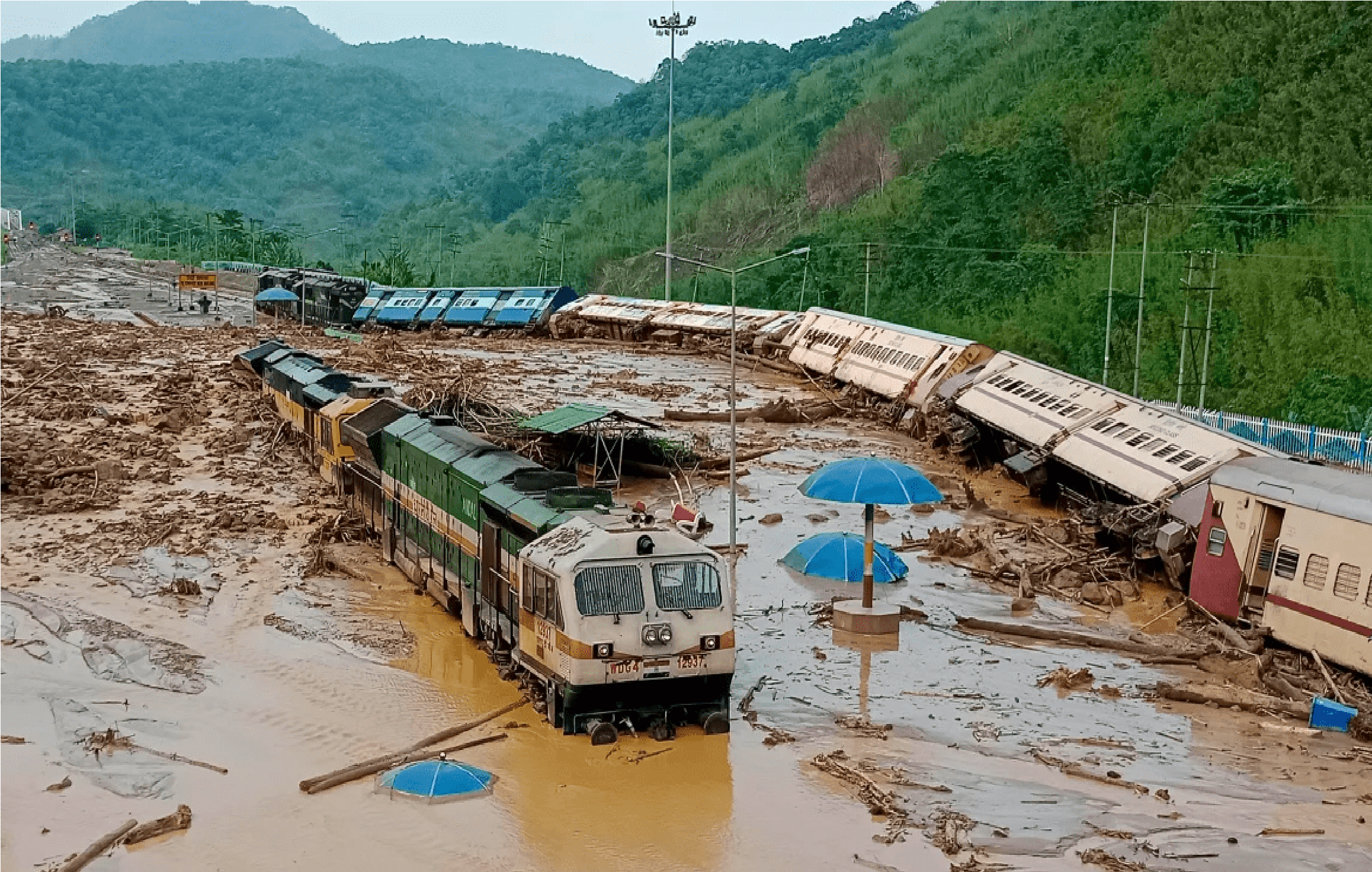 Cyclone Remal: રેમલની ભયંકર તબાહી! ઉત્તર-પૂર્વમાં પૂર-ભૂસ્ખલન વિનાશ, 15 મૃત્યુ, હજારો બન્યા બેઘર