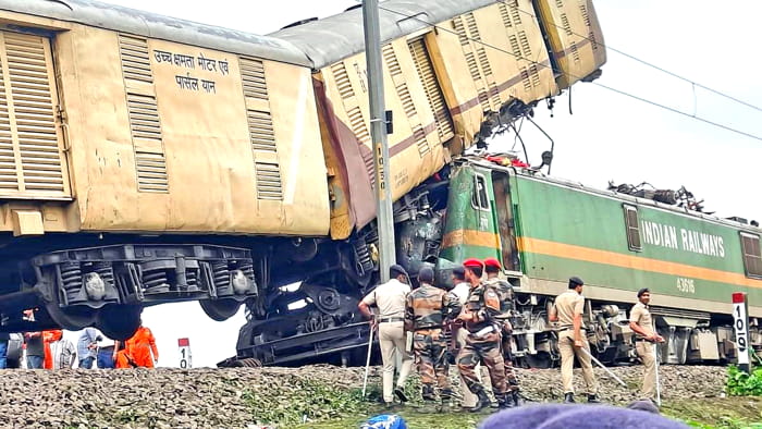 East Central Railway : રેલ્વે અકસ્માતના લીધે મધ્ય પૂર્વીય રેલ્વેએ નિયમોમાં કર્યા ફેરફાર, ડ્રાઇવરોને આપવામાં આવી આવી સૂચના