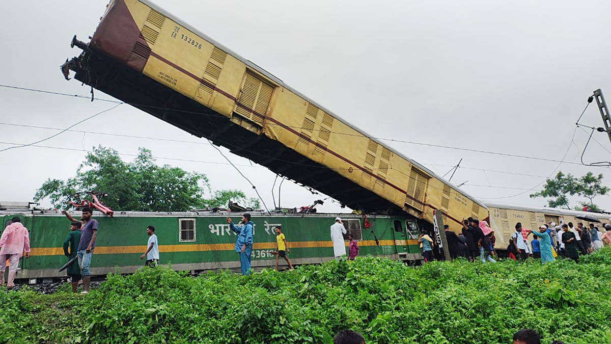 East Central Railway : રેલ્વે અકસ્માતના લીધે મધ્ય પૂર્વીય રેલ્વેએ નિયમોમાં કર્યા ફેરફાર, ડ્રાઇવરોને આપવામાં આવી આવી સૂચના