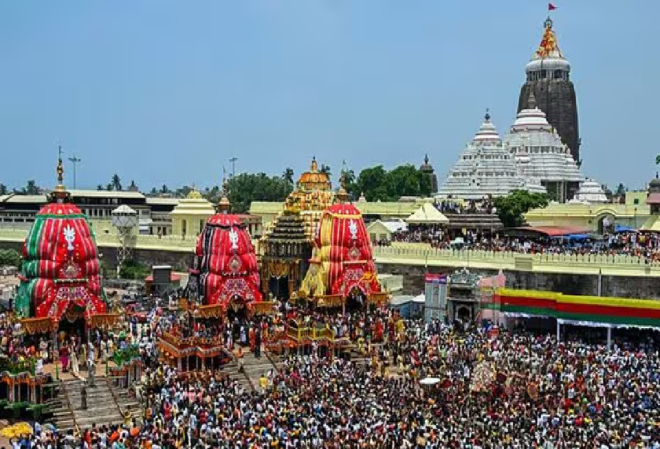 Odisha: રથયાત્રાના બીજા દિવસે પુરીના જગન્નાથ મંદિરમાં મોટી ભીડ ઉમટી