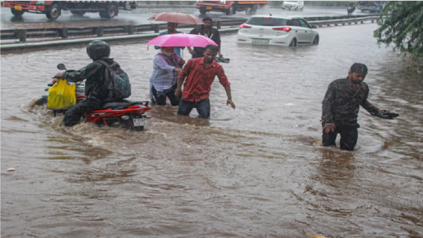 Weather Update: દેશના આટલા રાજ્યોમાં ભારે વરસાદની ચેતવણી, આસામમાં પૂરના કારણે સ્થિતિ વધુ બગડી