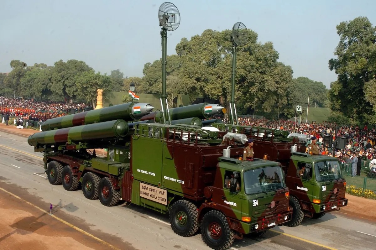 Brahmos : સંરક્ષણ નિકાસમાં ભારતનો દબદબો, આટલા દેશોમાં વેચ્યા પોતાના હથિયારો