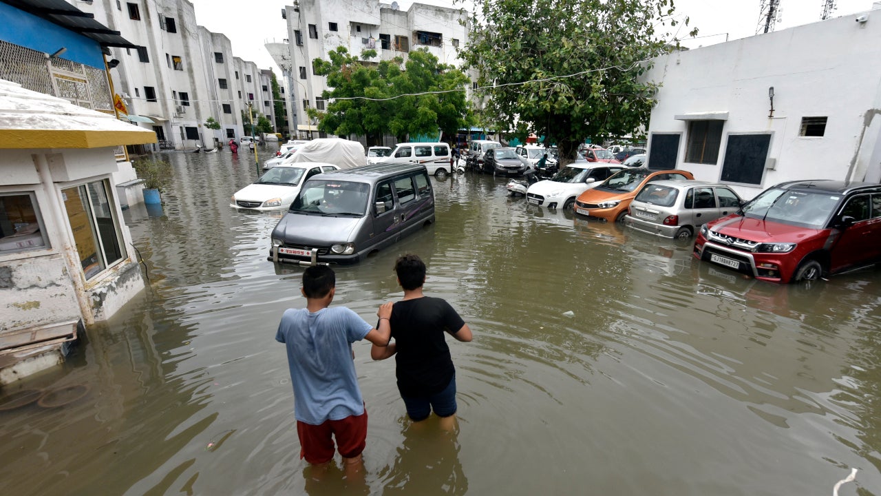 Gujarat Flood 2024: ગુજરાતમાં બધી બાજુ મેઘ તાંડવ, હવામાન વિભાગે જાહેર કર્યું ઓરેન્જ એલર્ટ