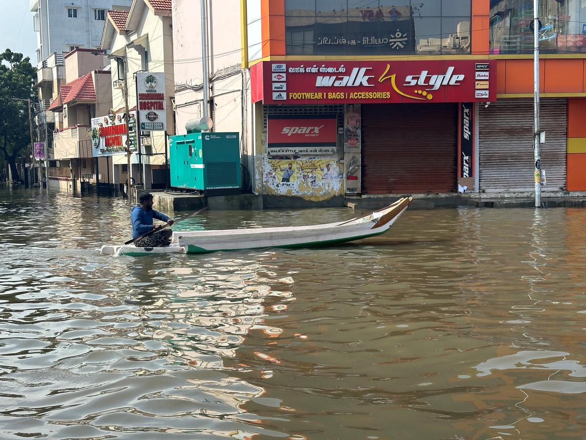 Gujarat Rain : અતિ ભારે વરસાદના કારણે શહેરના અનેક વિસ્તારોમાં પાણી ભરાયા