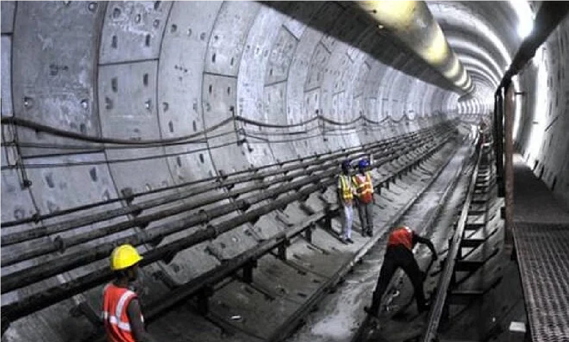 Undersea Bullet Train Tunnel : અરબી સમુદ્રની નીચે લાંબી ટનલ, 320 Kmphની ઝડપ વાળી ટ્રેન... ચીનના બદલે આ દેશ કરી રહ્યો છે આ કામ