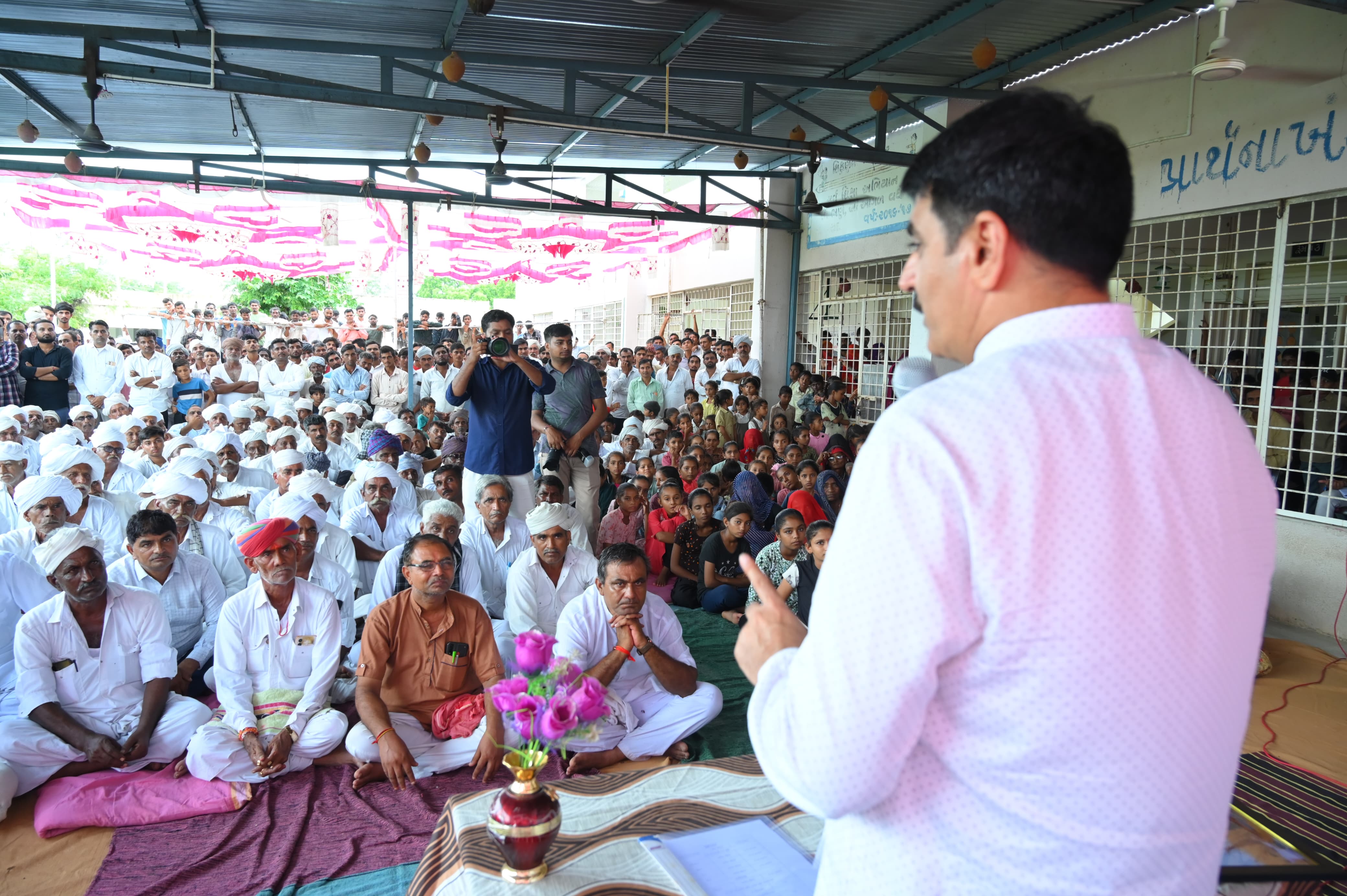 વિધાનસભાના અધ્યક્ષ શંકરભાઈ ચૌધરીના વરદ હસ્તે થરાદ તાલુકાને સવા કરોડથી વધુના વિકાસકામોની ભેટ