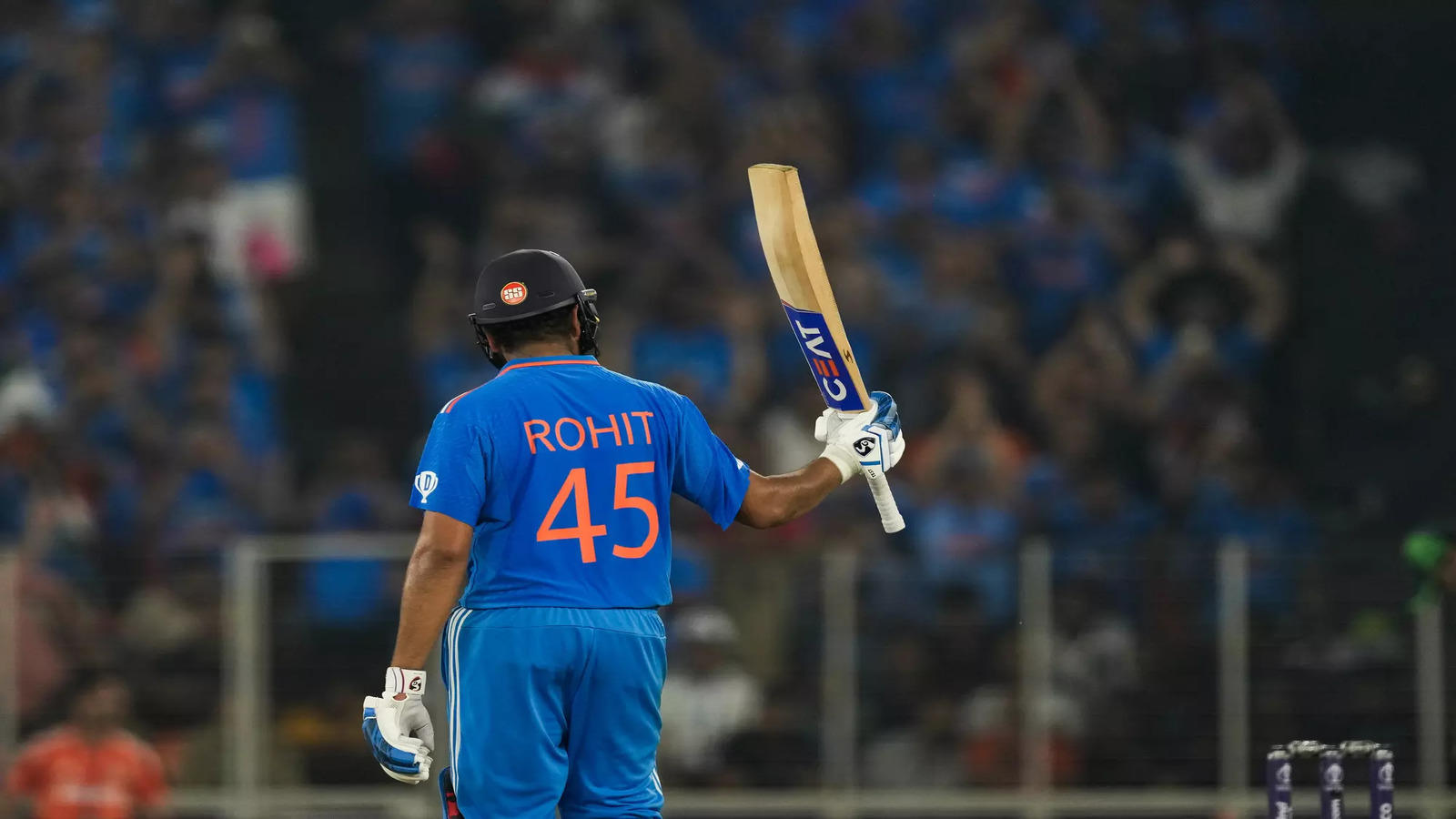 Rohit Sharma: રોહિત શર્માએ તોડ્યો આ દિગ્ગજનો રેકોર્ડ, શ્રીલંકા સામેની વનડેમાં કર્યું મોટું કારનામું