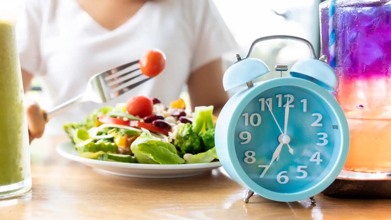 Intermittent Fasting Myths: ઇન્ટરમીટન્ટ ફાસ્ટિંગ સાથે જોડાયેલા છે આ 5 જૂઠાણાં, જો તમે પણ માનતા હો થઇ જજો સાવધાન