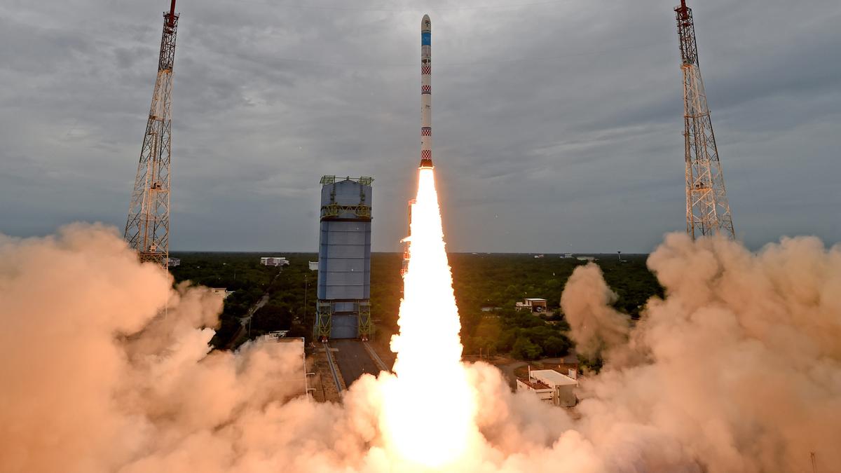 ISRO SSLV-D3 Launch: ઈસરોએ ફરી ઈતિહાસ રચ્યો, પૃથ્વીની દેખરેખ માટે EOS-08નું સફળ પ્રક્ષેપણ