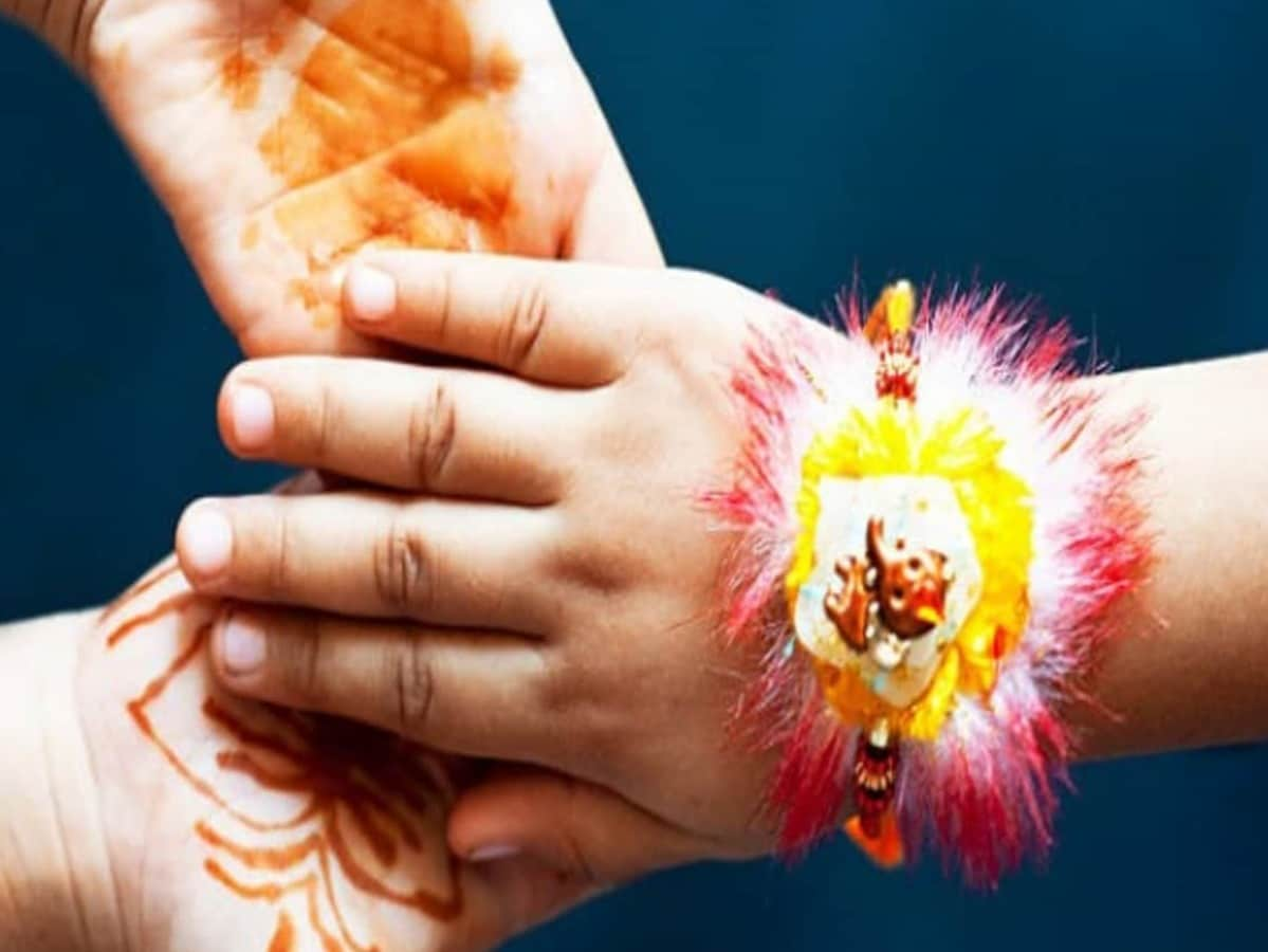 Rakshabandhan 2024 : જો બહેનો ભાઈઓને આ રીતે રાખડી બાંધે તો તે શુભ રહેશે.