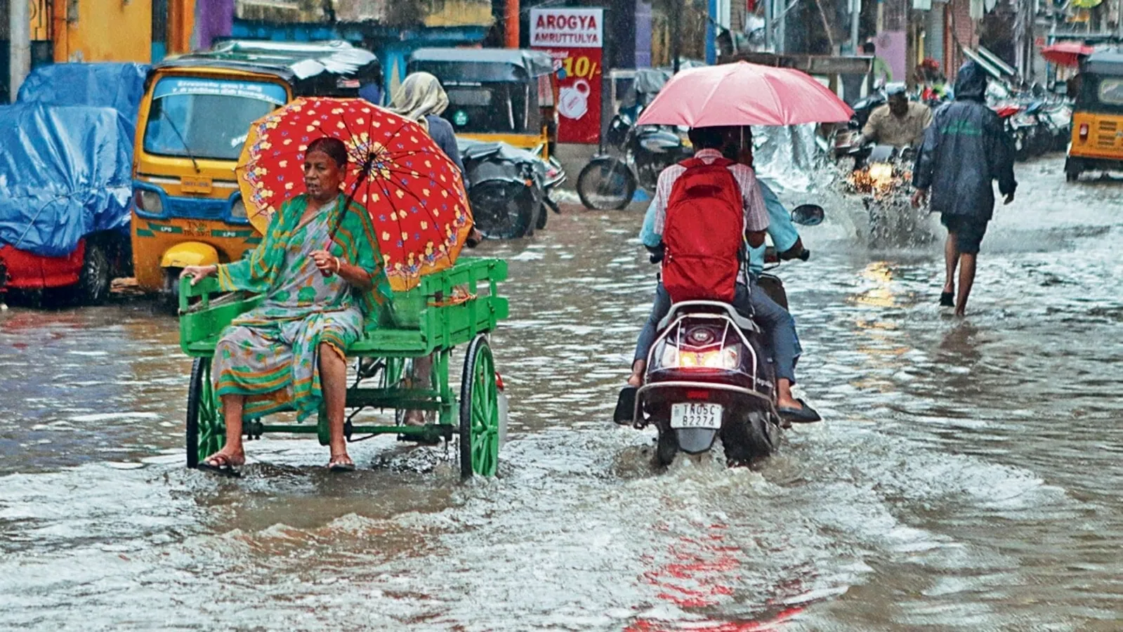 Gujarat Rain : ગુજરાતના 22 રાજ્યોમાં આજે ભારે વરસાદનું એલર્ટ, દિલ્હીમાં 12 વર્ષનો રેકોર્ડ તૂટ્યો