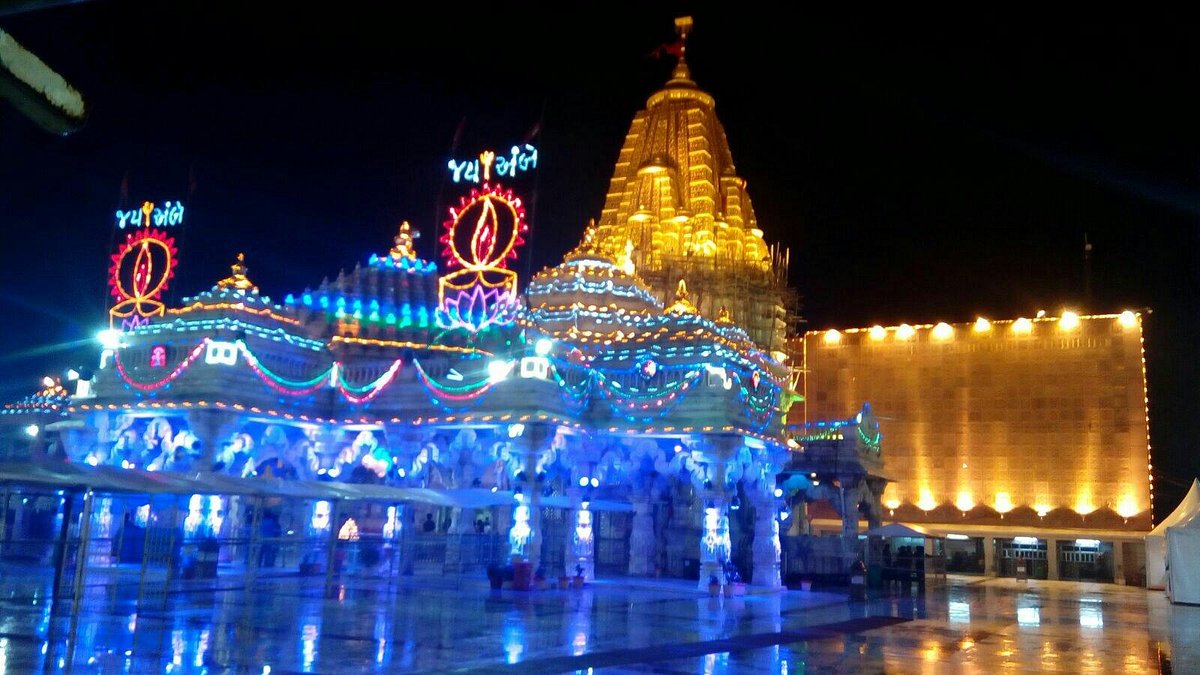 Ambaji Temple History : શક્તિપીઠ તરીકે જાણીતા માં અંબાના મંદિરના ઇતિહાસ વિષે જાણો, મંદિર સાથે જોડાયેલી છે આવી માન્યતા