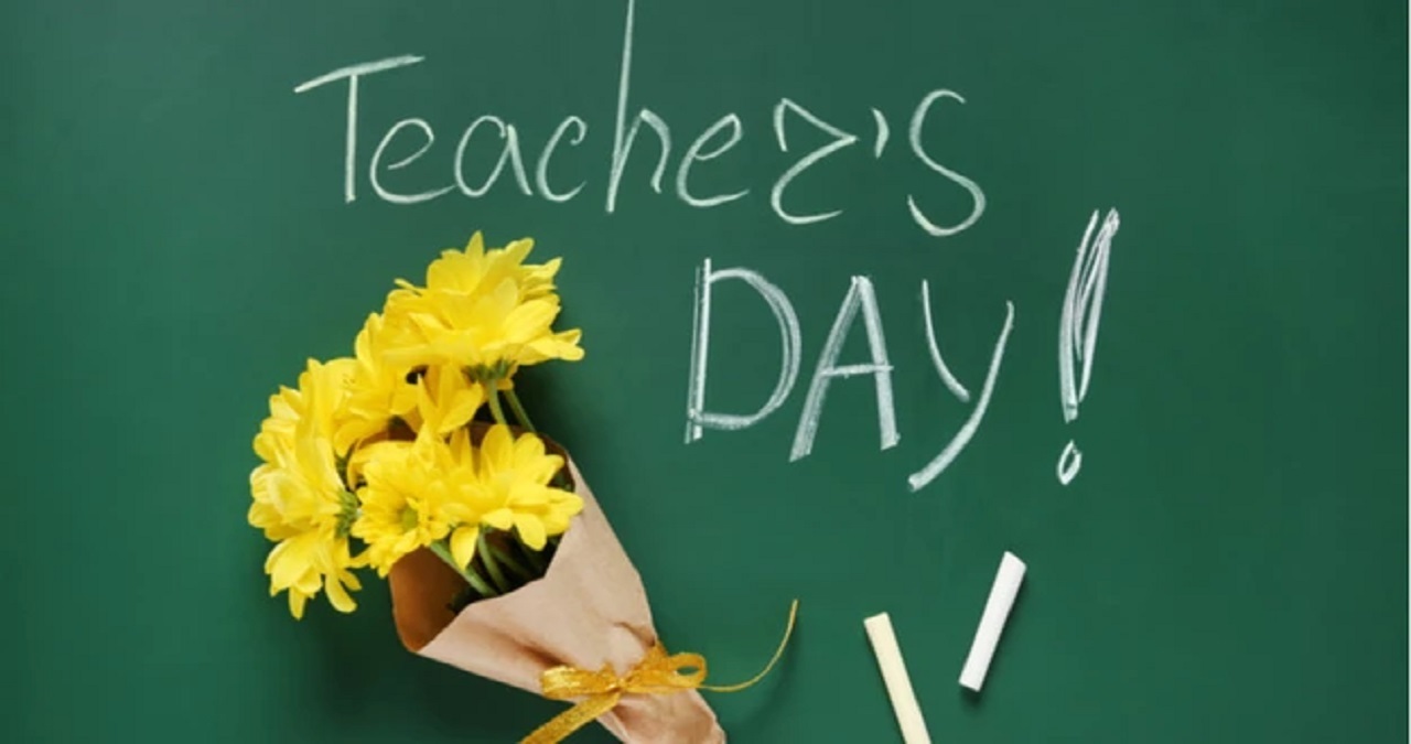 Teachers Day Wishes in Gujarati: શિક્ષક દિવસ પર ગુરુને આપો આ ખાસ સંદેશ, મળશે આશીર્વાદ