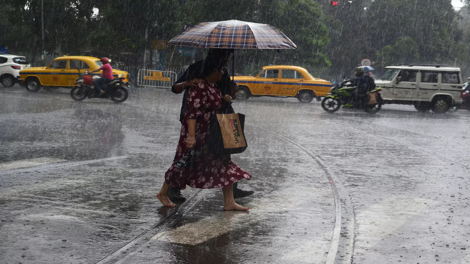 IMD Rain Alert : સપ્ટેમ્બરમાં પણ ભારે વરસાદ પડશે, આ રાજ્યો માટે ચિંતા, હવામાન વિભાગે કહ્યં આવું