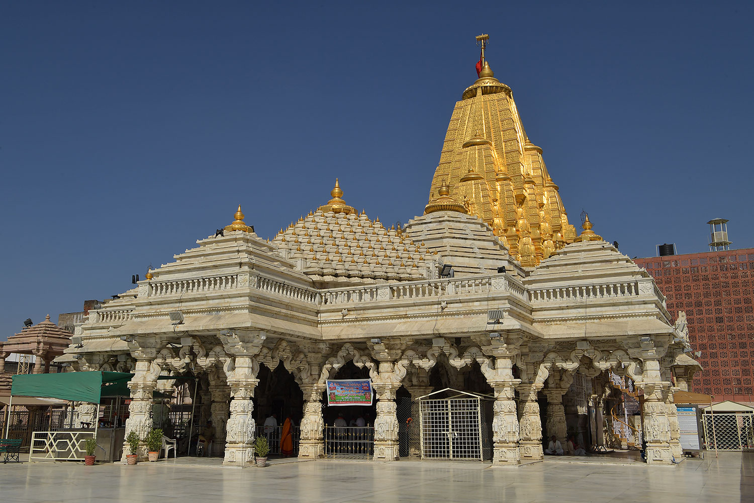 Shantishram Ambaji Mandir